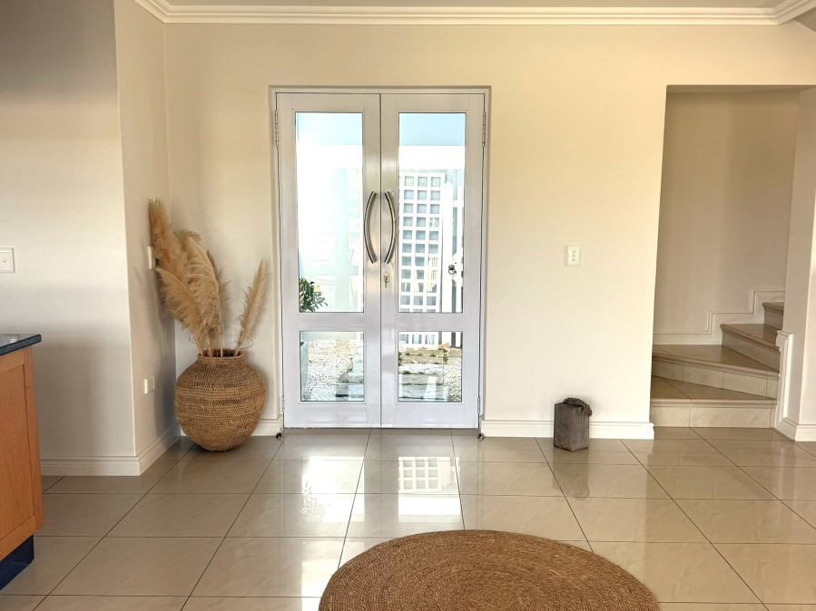 To Let 3 Bedroom Property for Rent in Thesen Islands Western Cape